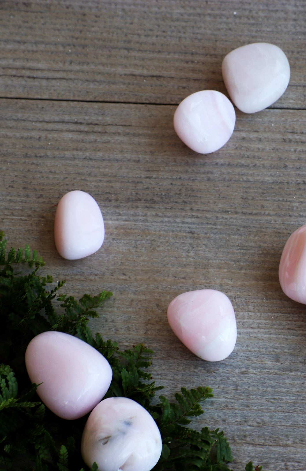 Mangano Calcite AA Tumbled Stone