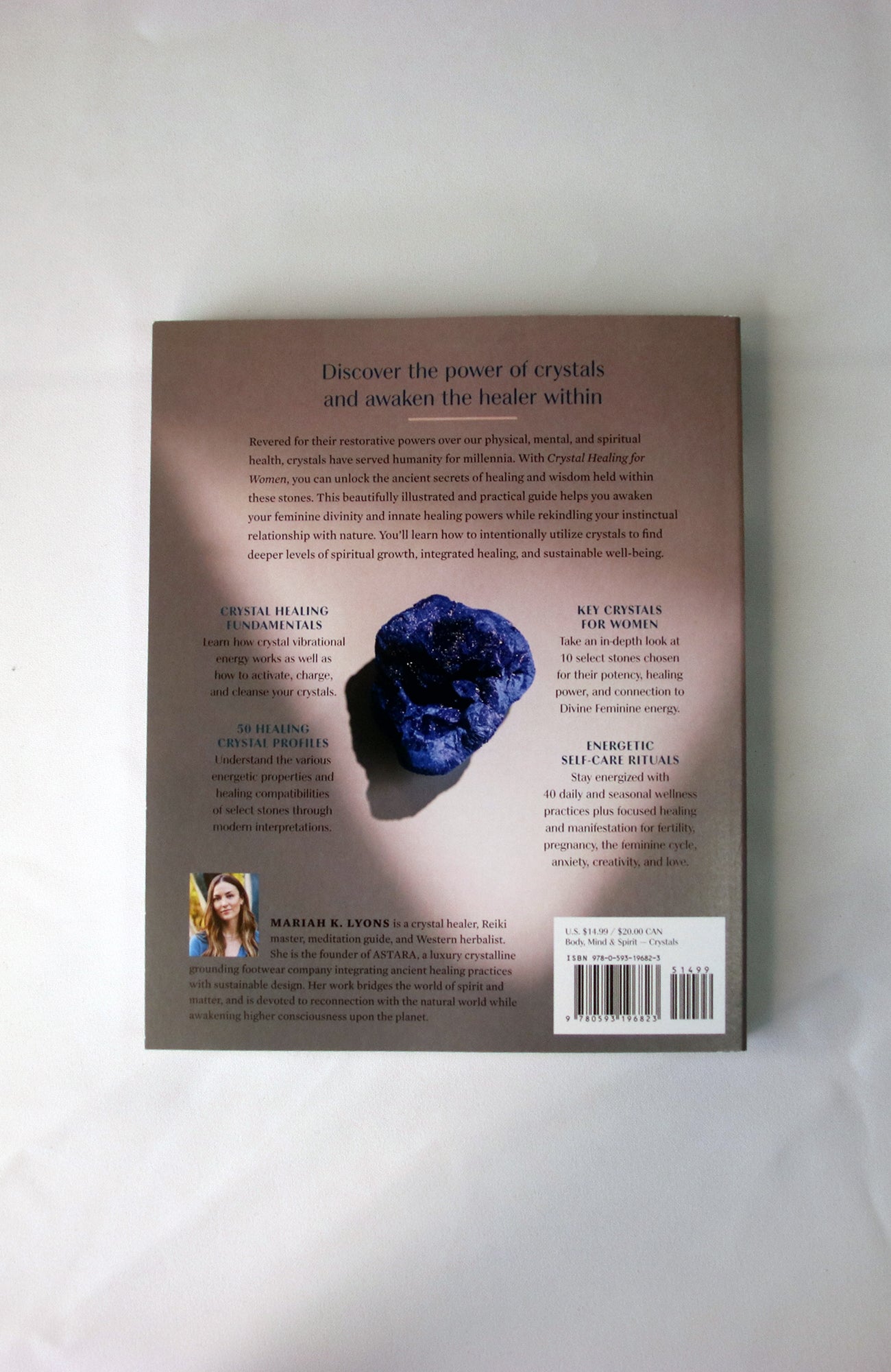 Crystal Healing for Women: A Modern Guide to the Power of Crystals for Renewed Energy, Strength, and Wellness