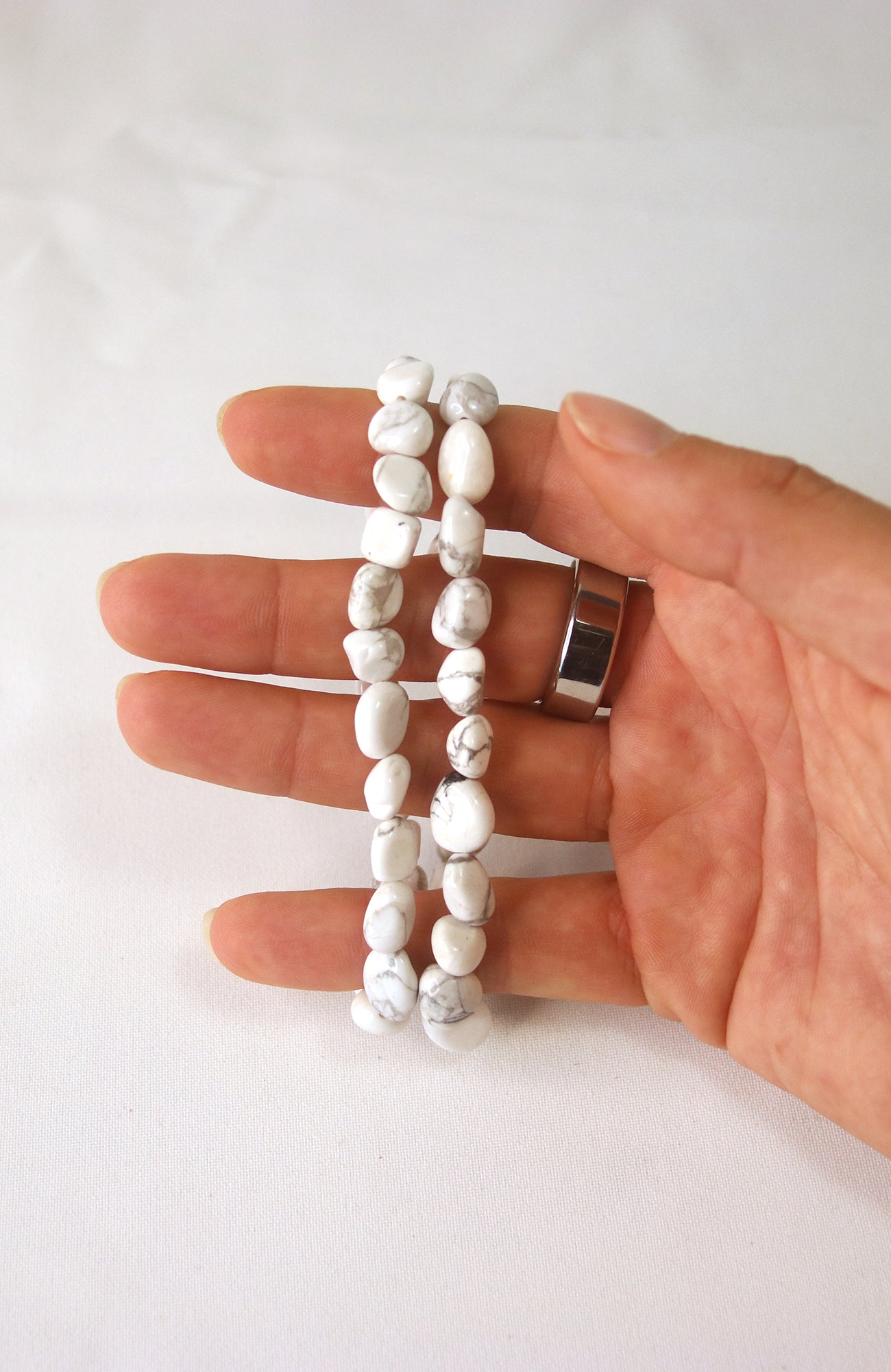 White Howlite 6-8mm Chunky Chip Bracelet for wrists up to 20cm