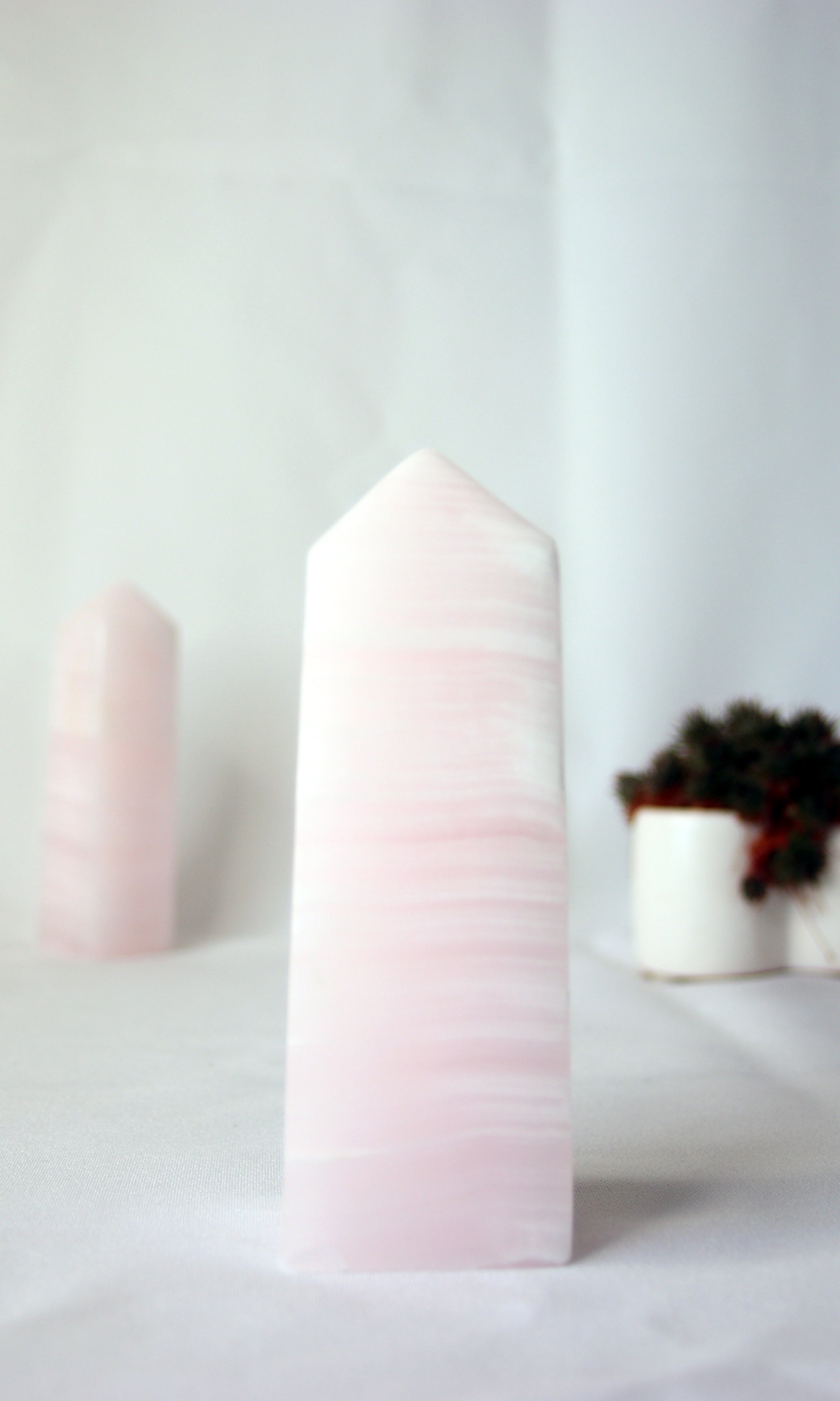 Mangano Calcite Obelisk