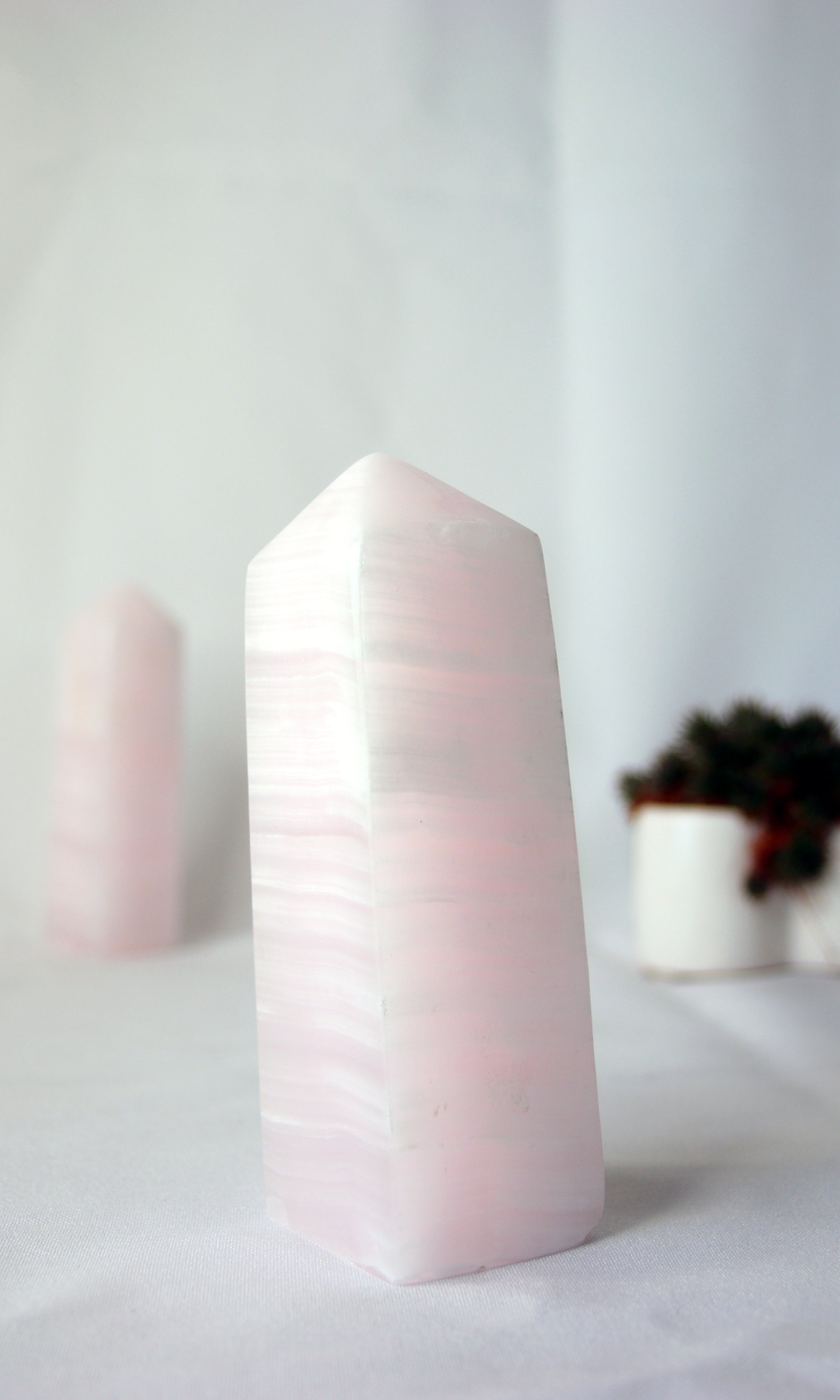 Mangano Calcite Obelisk