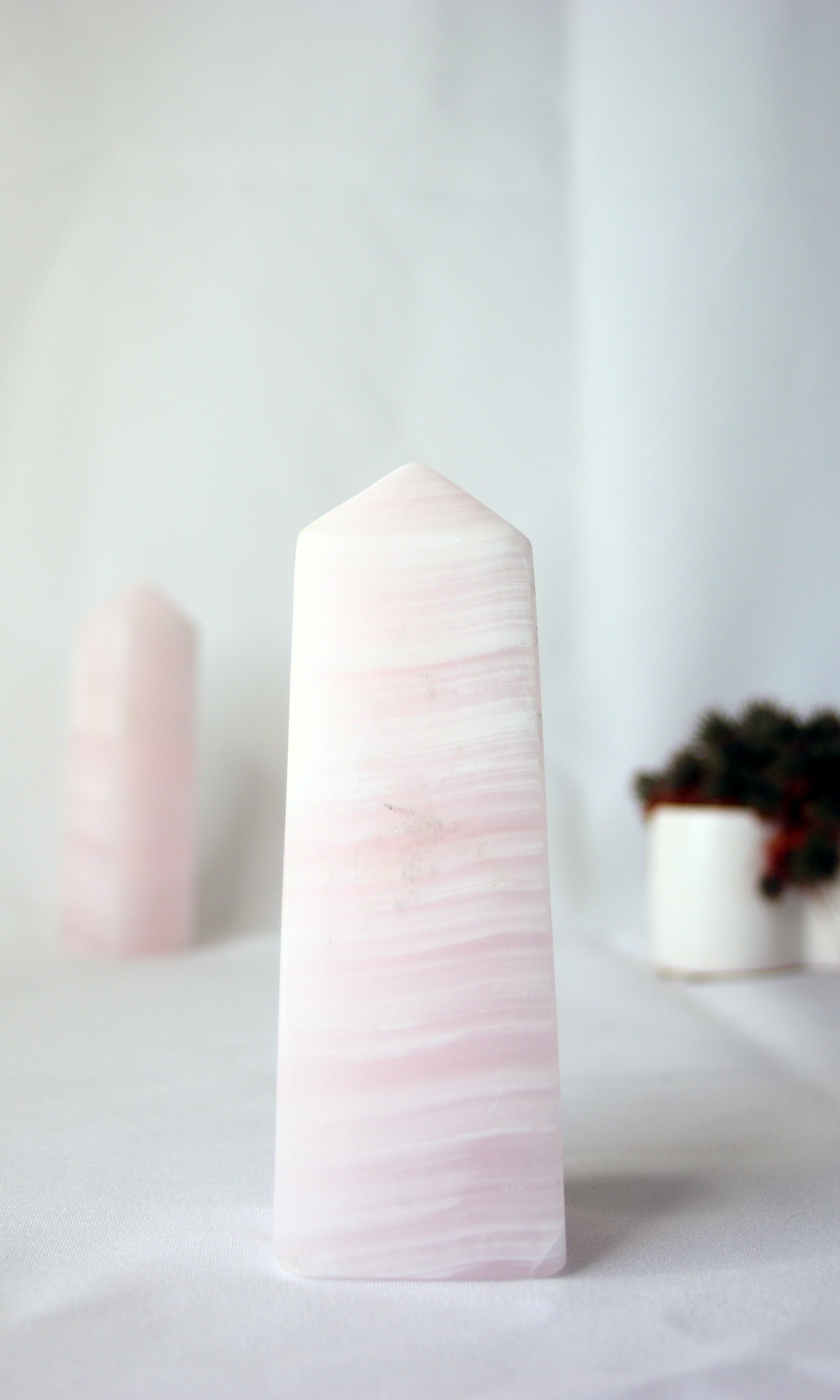 Mangano Calcite Obelisk